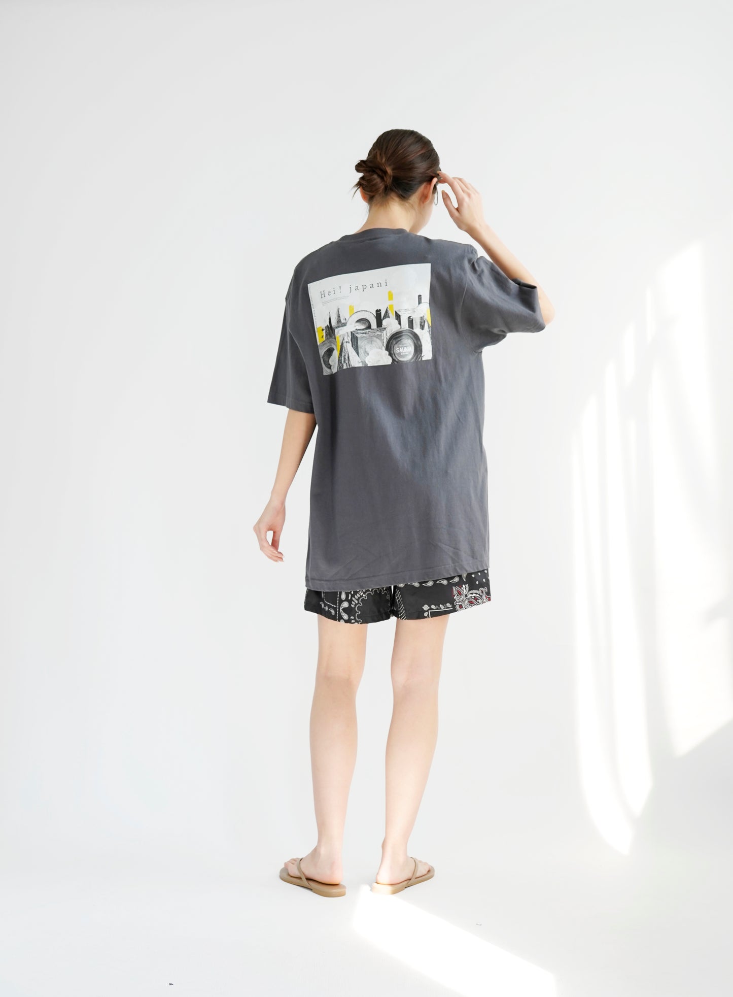 92050006 サウニアバックプリント Tシャツ デニム L